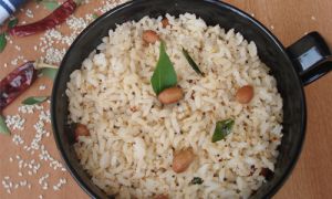 Рис с кокосом и кунжутом