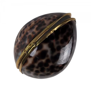 Кристалл свежести в тигровой тихоокеанской раковине Tawas Crystal, 70 г.